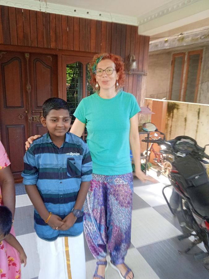 Vintage Inn Homestay Cherai Beach Bagian luar foto