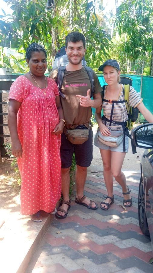 Vintage Inn Homestay Cherai Beach Bagian luar foto