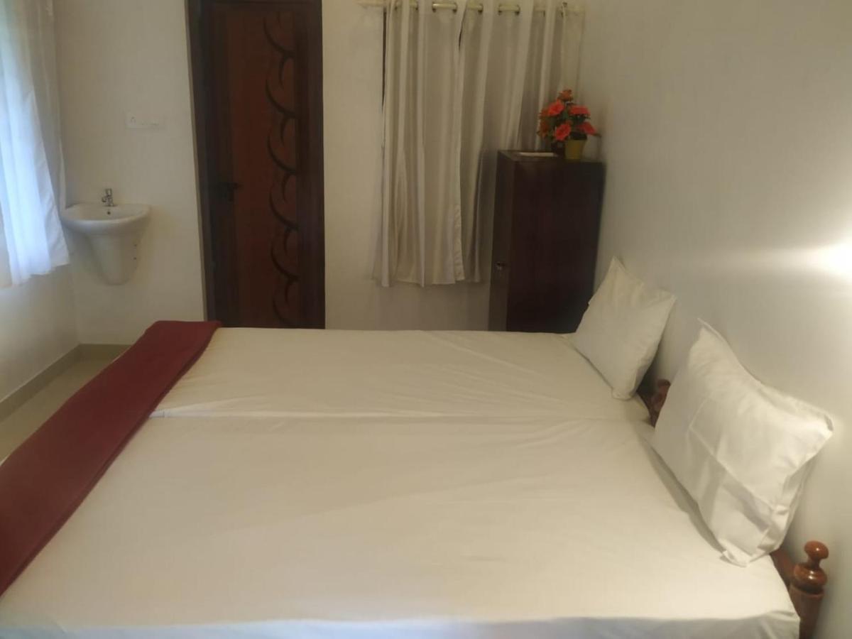 Vintage Inn Homestay Cherai Beach Bagian luar foto